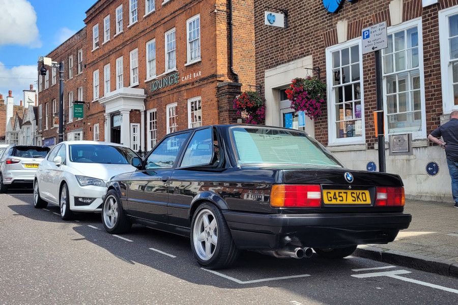 1990 BMW 3 Series Image 4